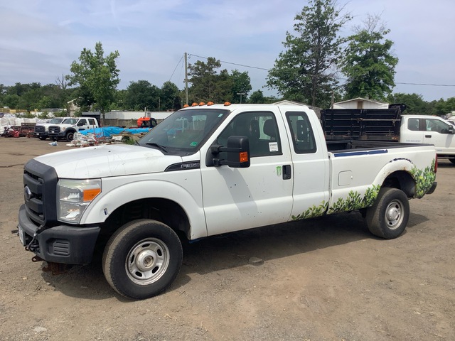 2016 Ford F-350 XL 4x4 Extended Cab Pickup