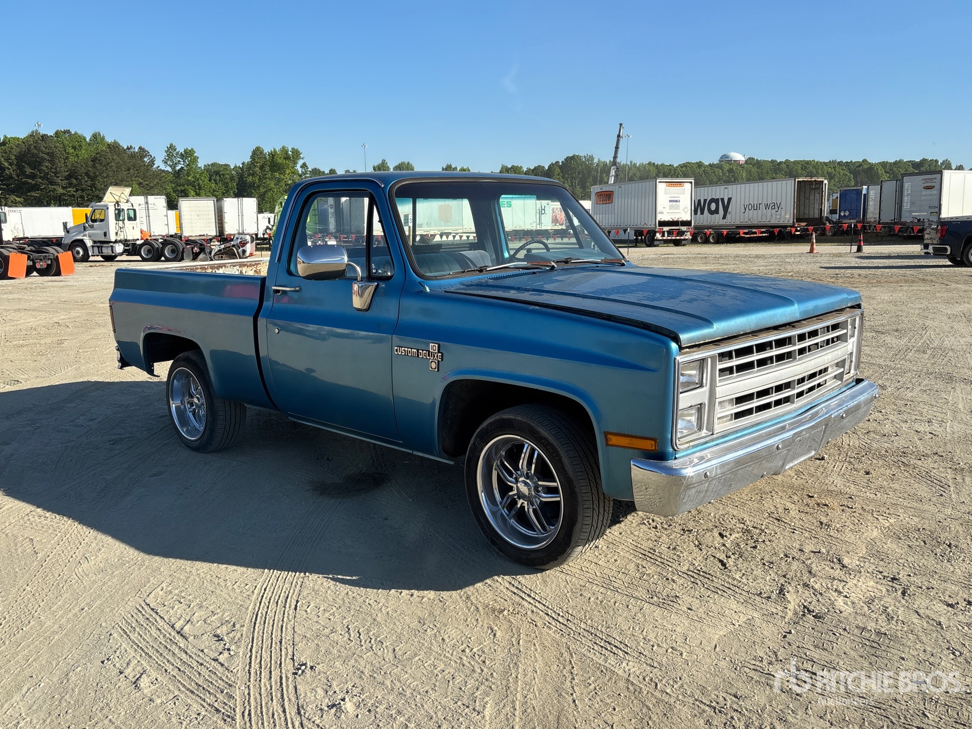 General Appearance with Picture, Right Front Corner