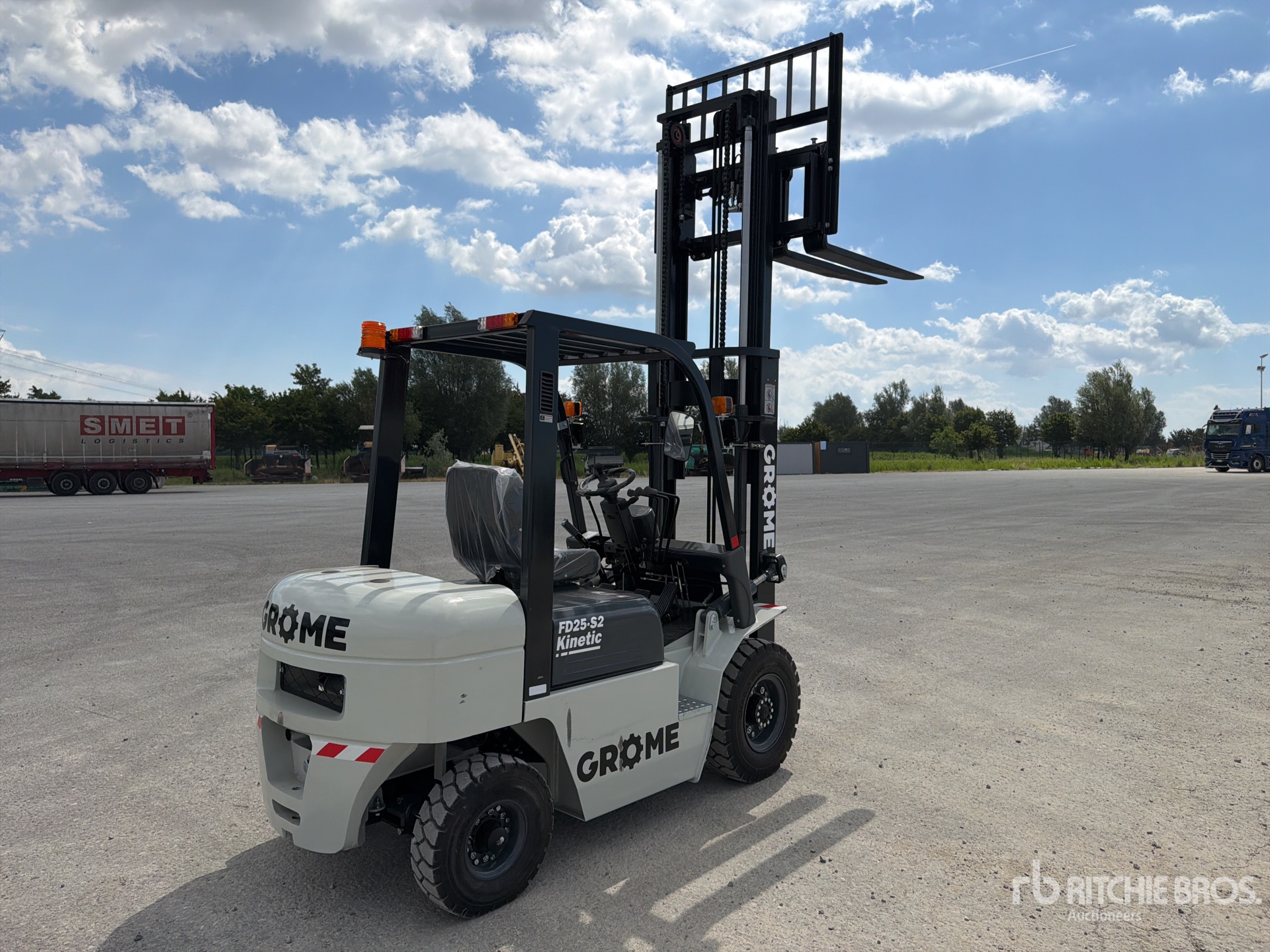 General Appearance with Picture, Right Rear Corner