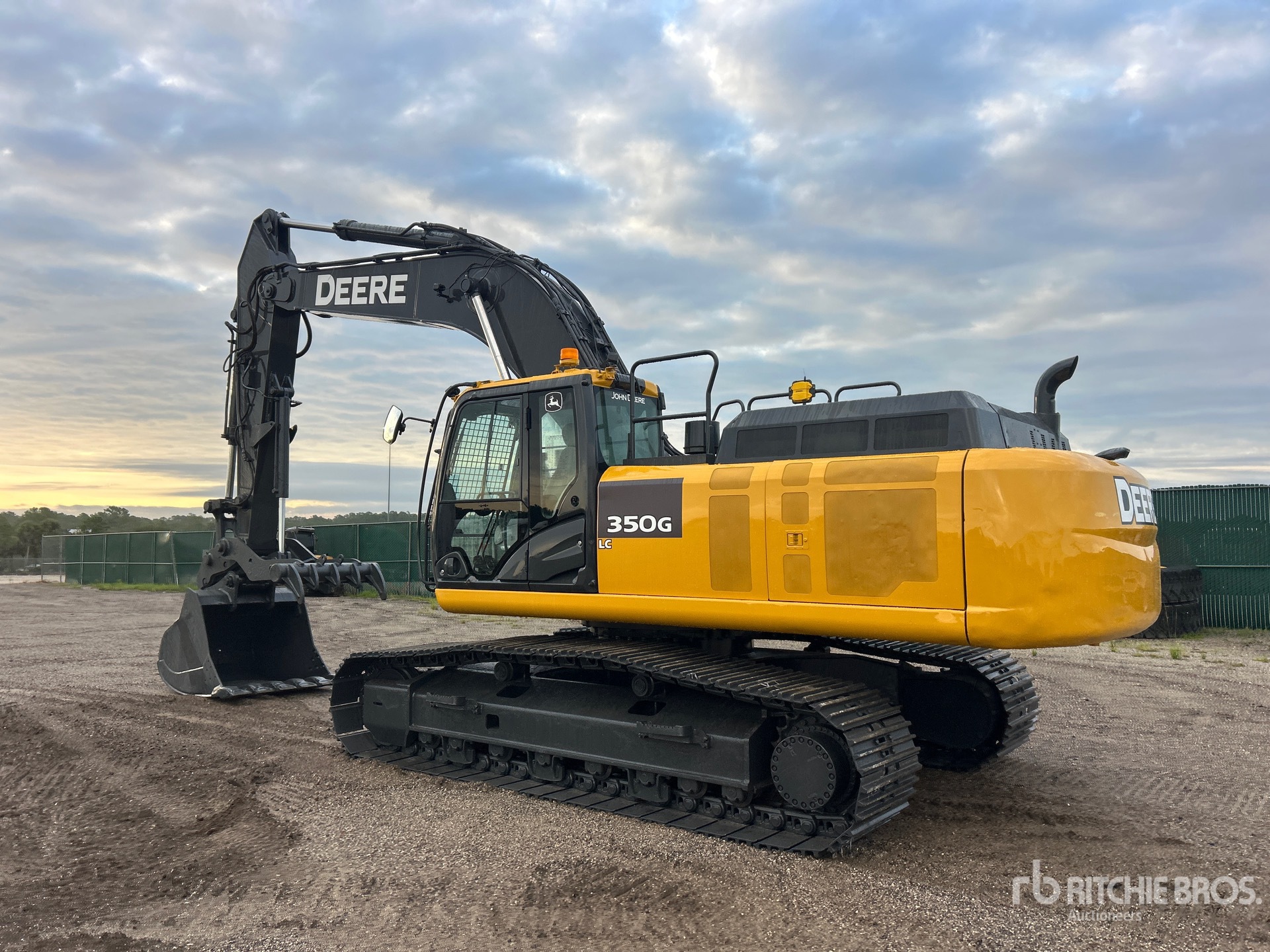 2021 John Deere 350G LC