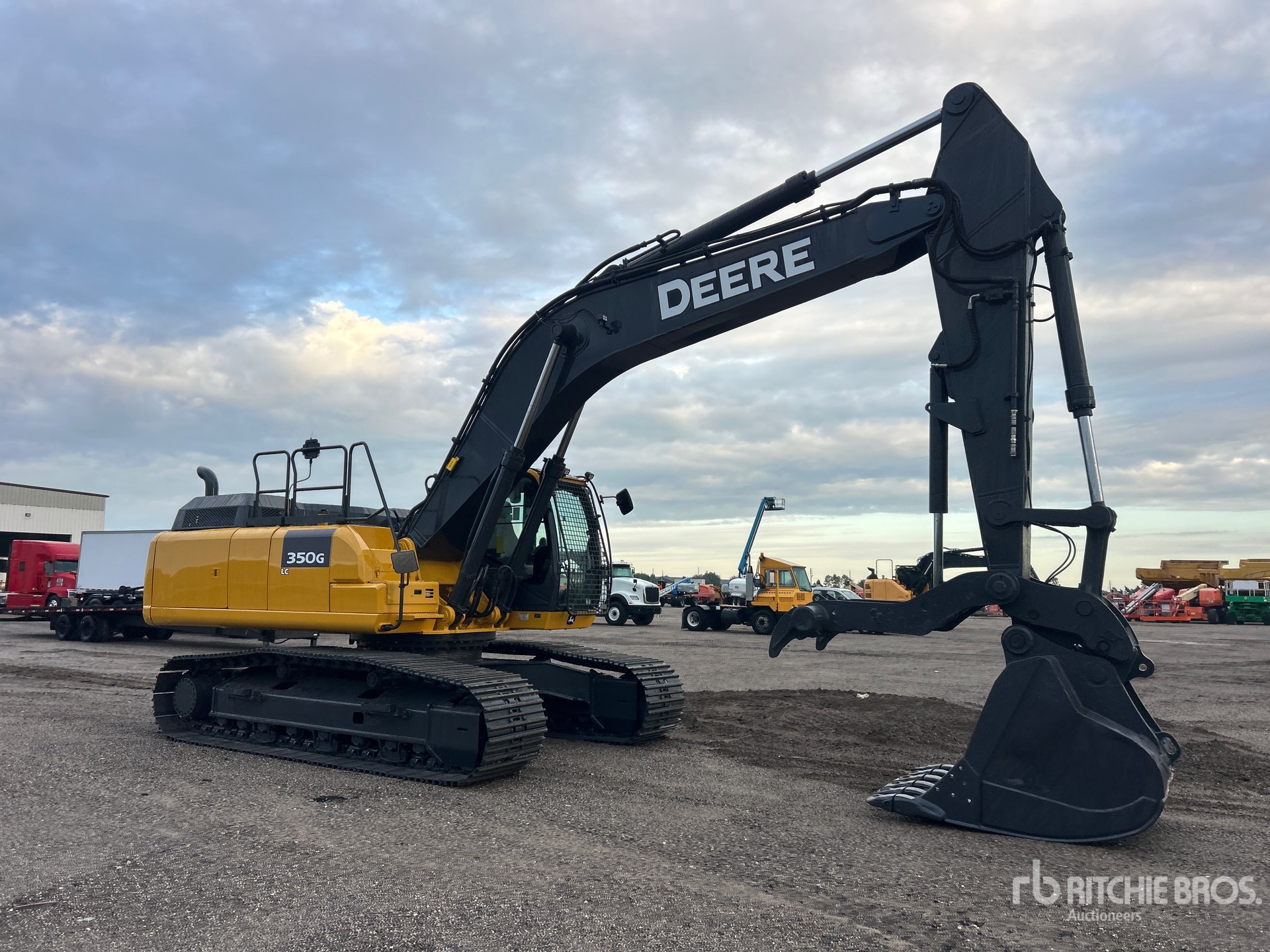 2021 John Deere 350G LC