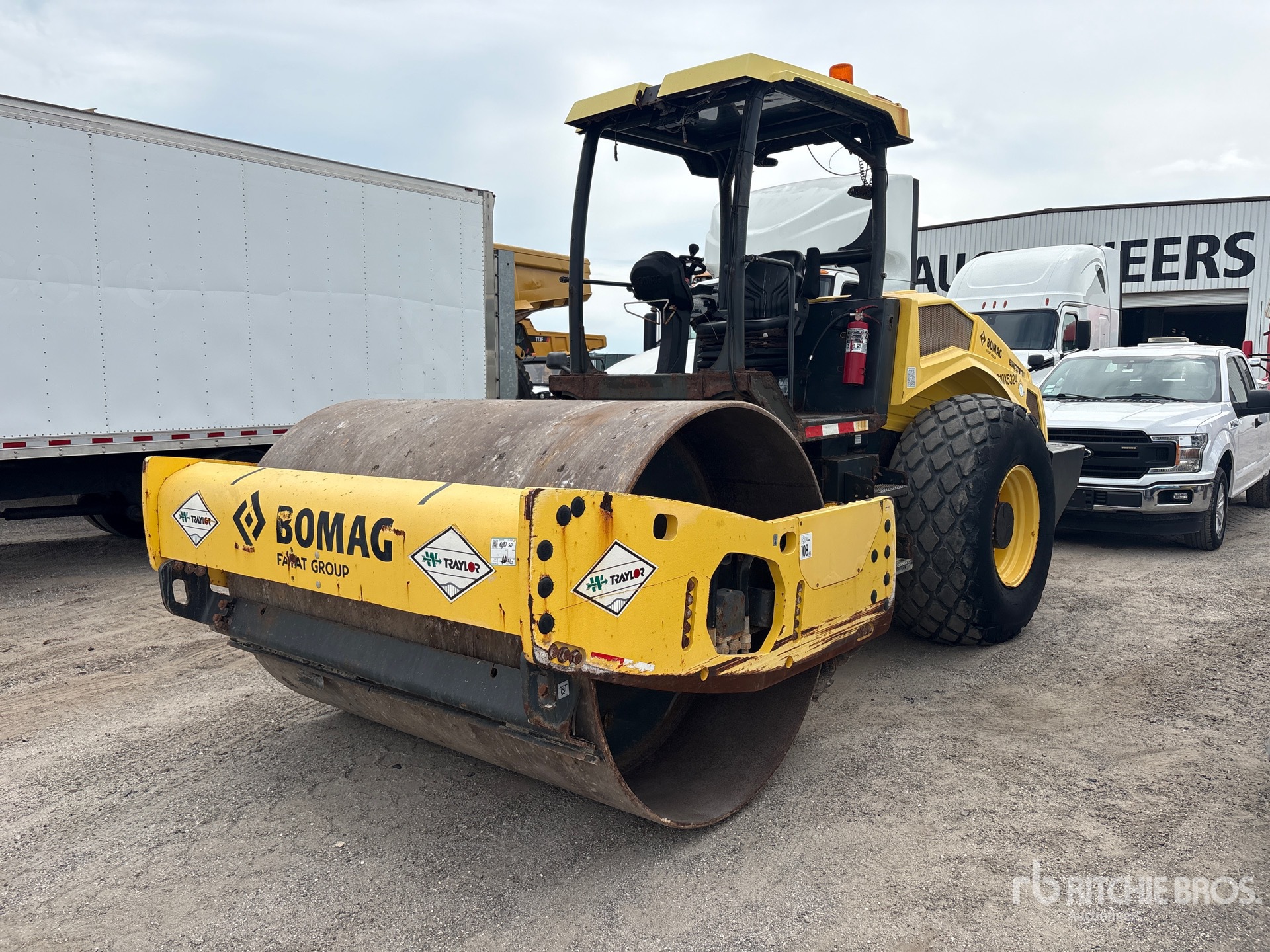 Photo of a 2020 Bomag BW211D-5
