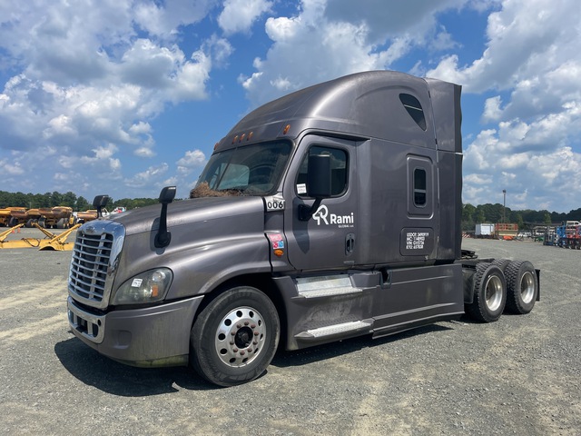 2016 Freightliner Cascadia 125 6x4 T/A Sleeper Truck Tractor 2016 Freightliner Cascadia 125 6x4 T/A Sleeper Truck Tractor