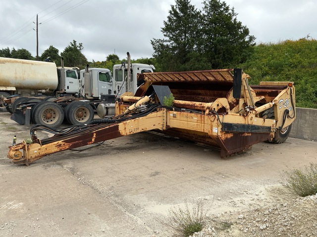 Miskin D-26 6 Tire Hydraulic Pull Scraper