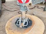 Crane Superstructure with Outrigger Cylinders