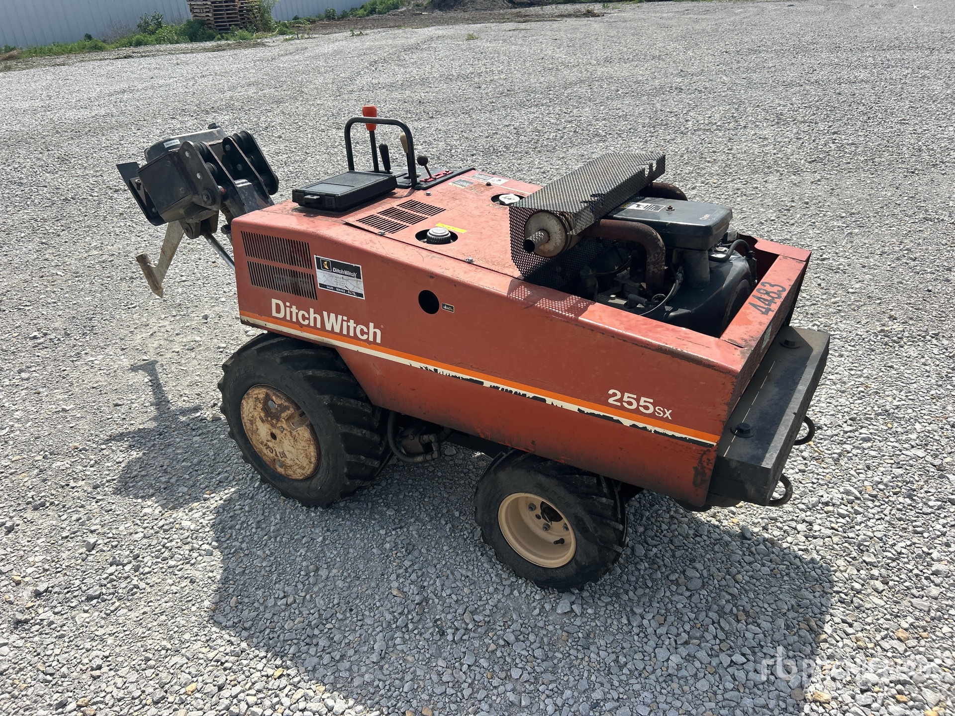 General Appearance with Picture, Right Front Corner