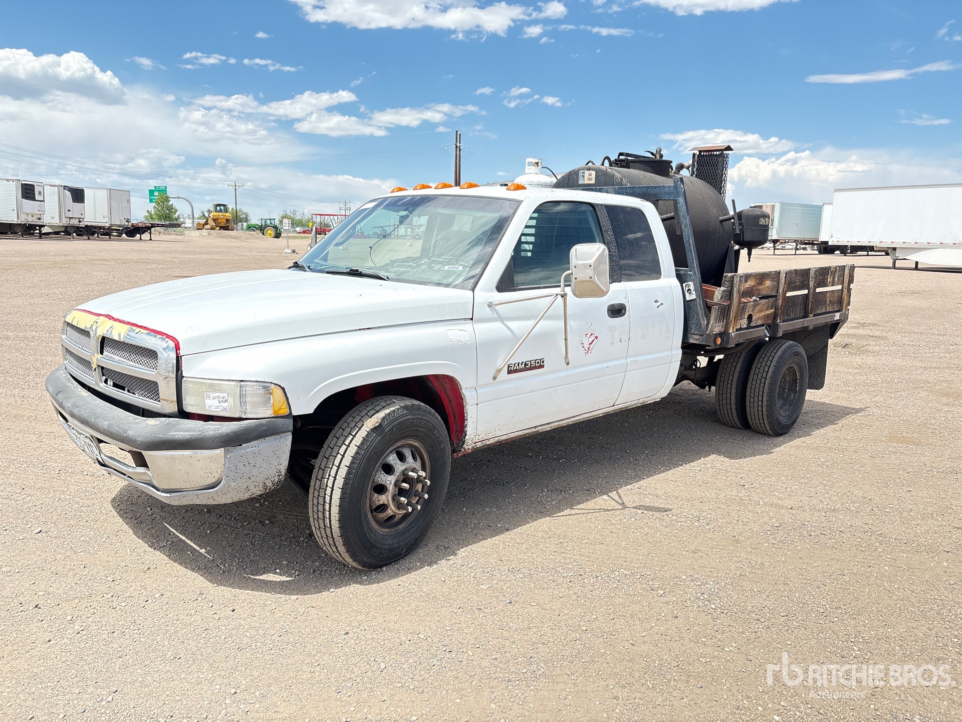 Photo of a 2000 Dodge RAM 3500