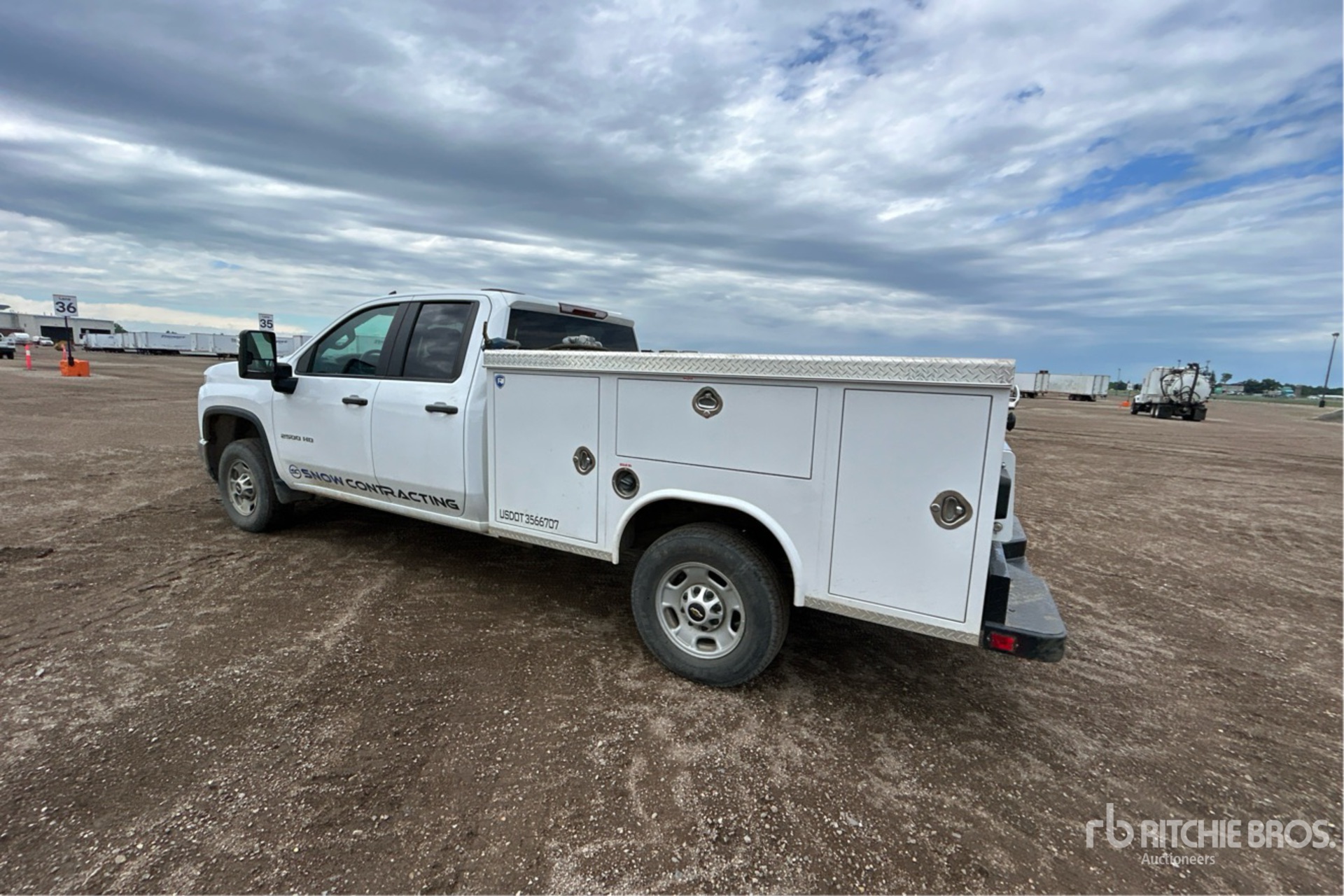 General Appearance with Picture, Left Rear Corner