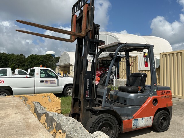 2021 Toyota 8FDU32 6500 lb Pneumatic Tire Forklift