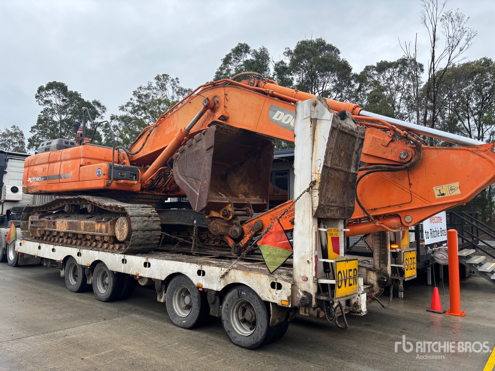 Photo of a 2013 Doosan DX380LC-3