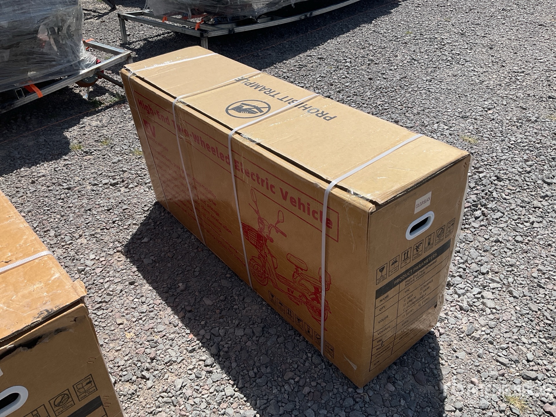 General Appearance with Picture, Right Rear Corner