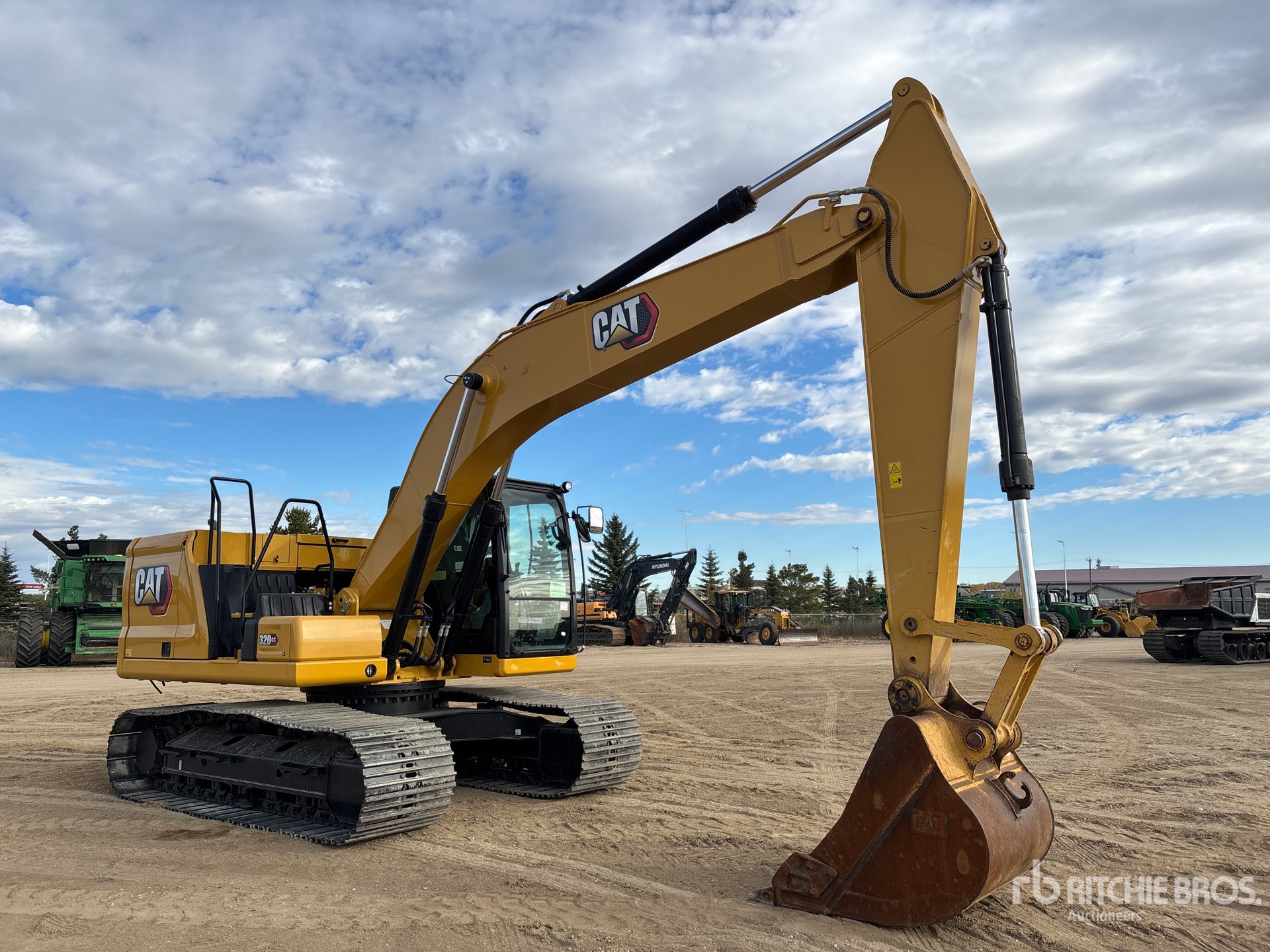 2023 Caterpillar 320GC
