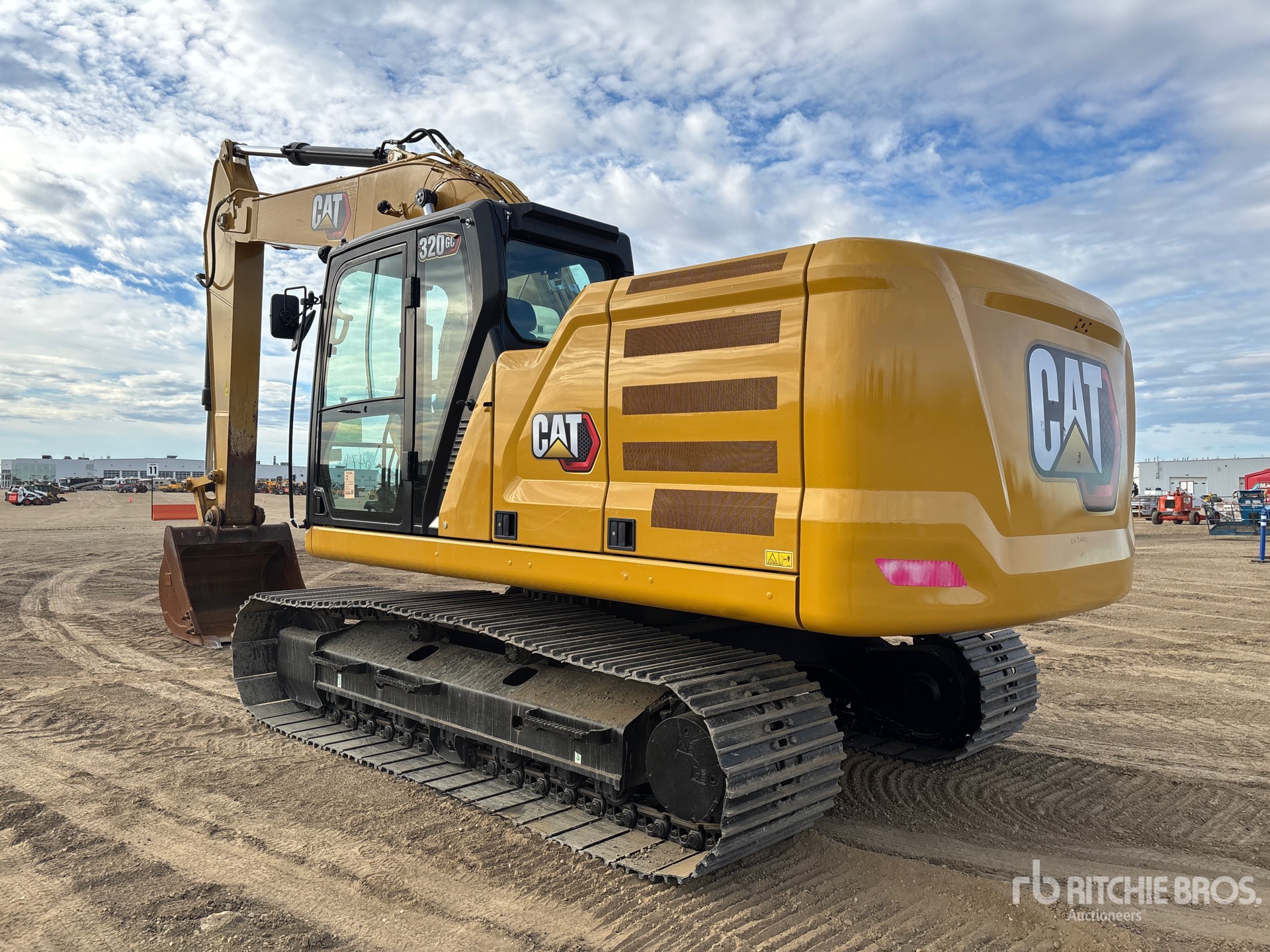 2023 Caterpillar 320GC