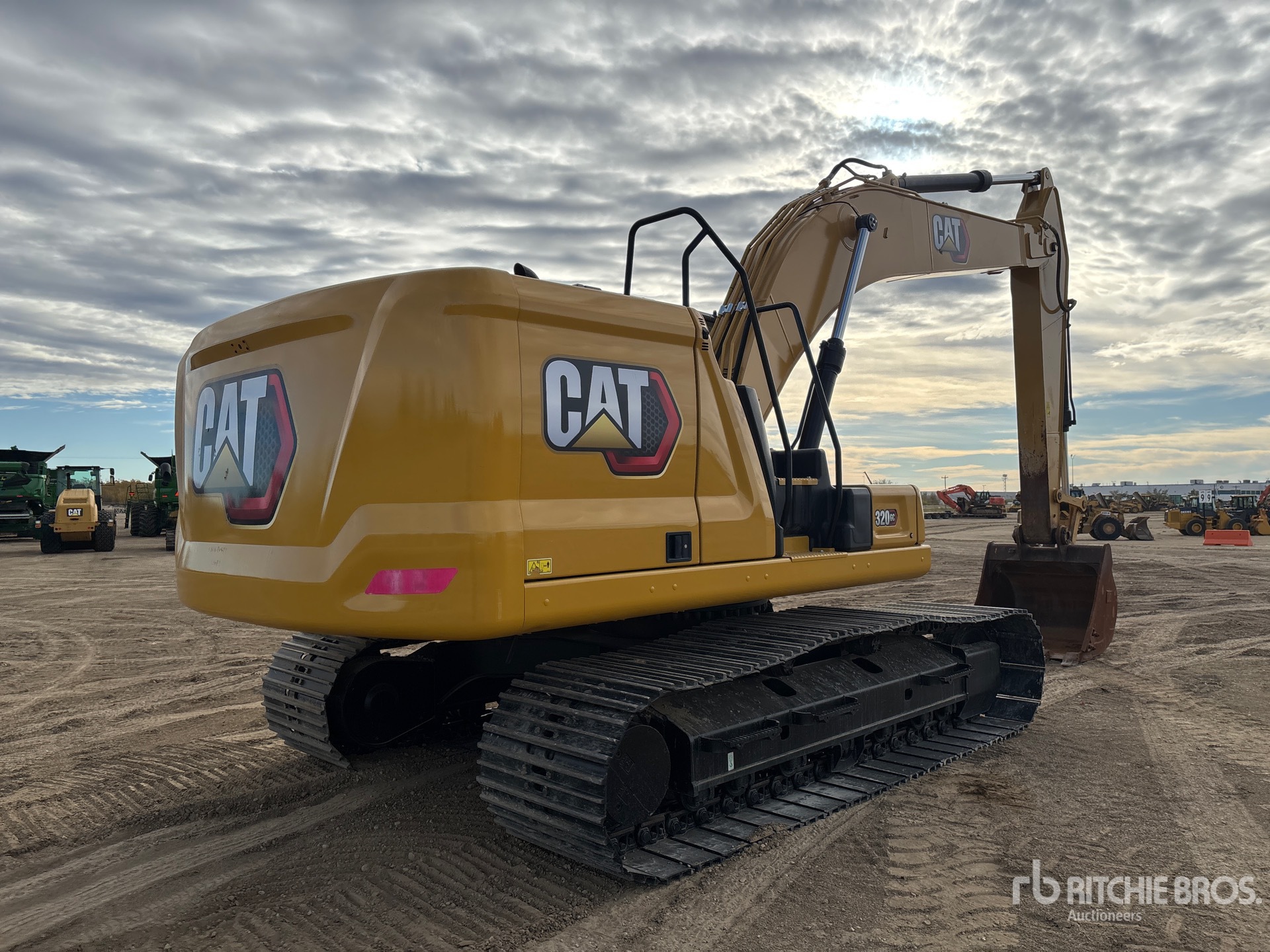 2023 Caterpillar 320GC