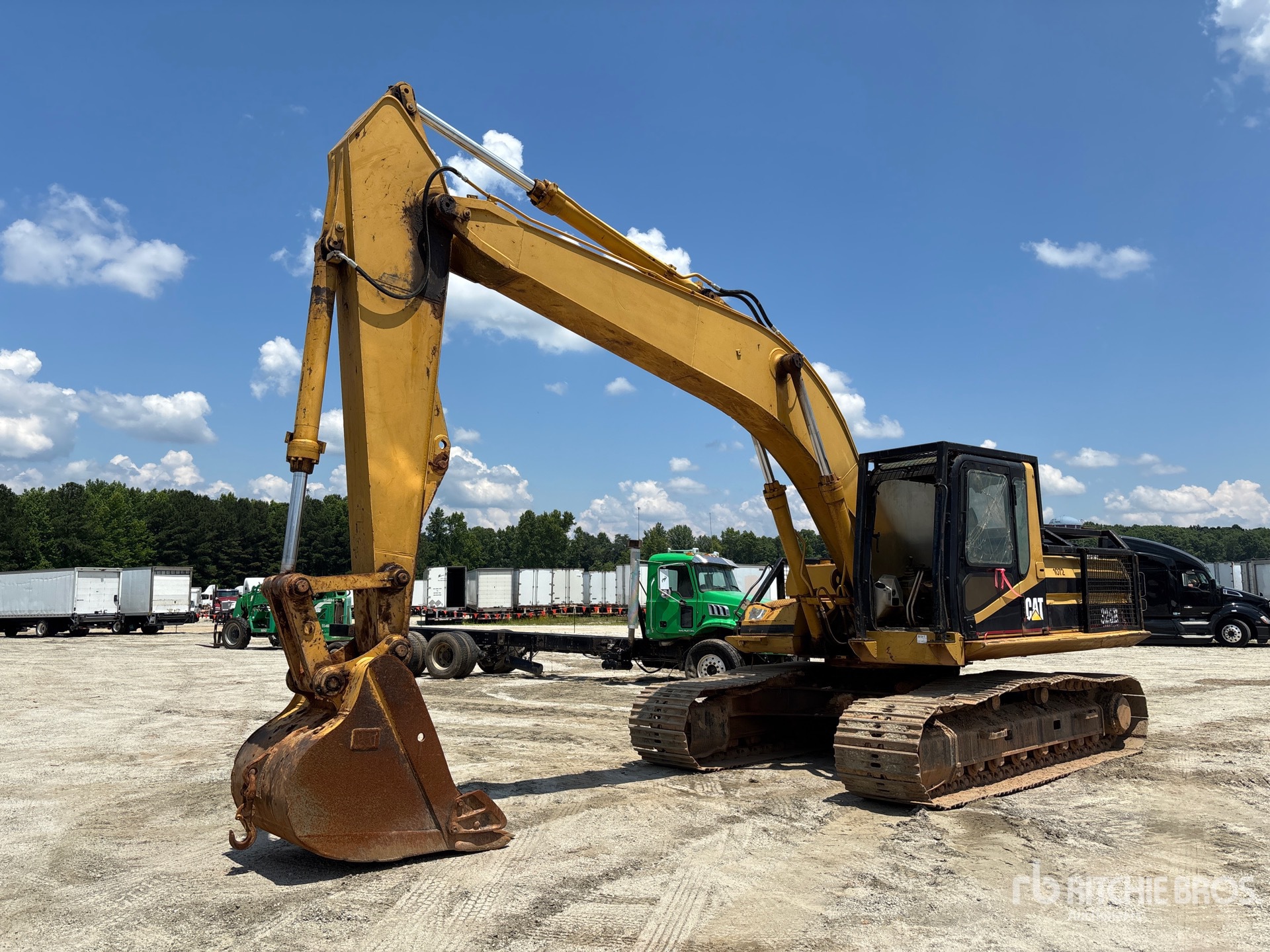 Photo of a 1997 Caterpillar 325B L