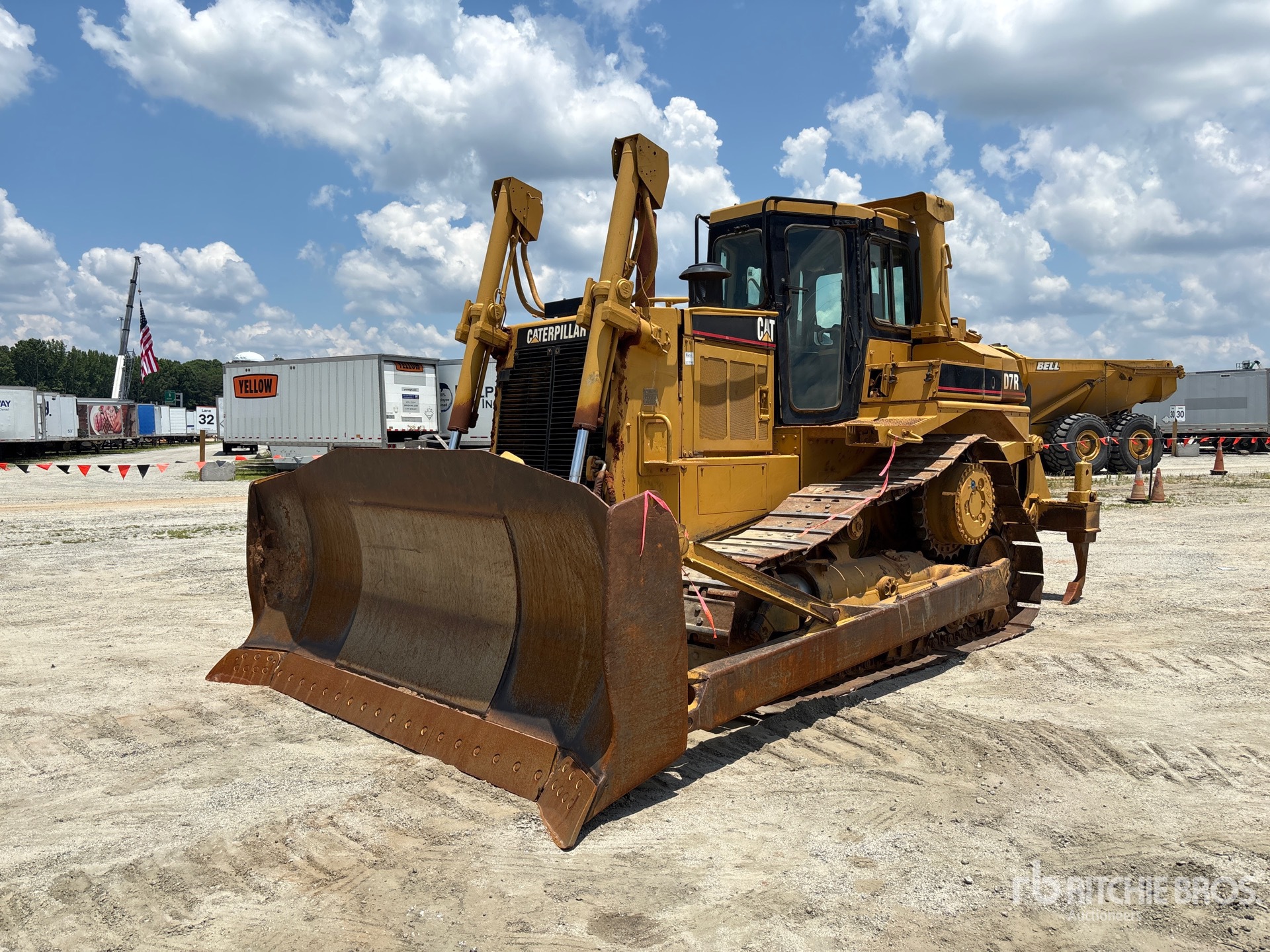 Photo of a 2001 Caterpillar D7R