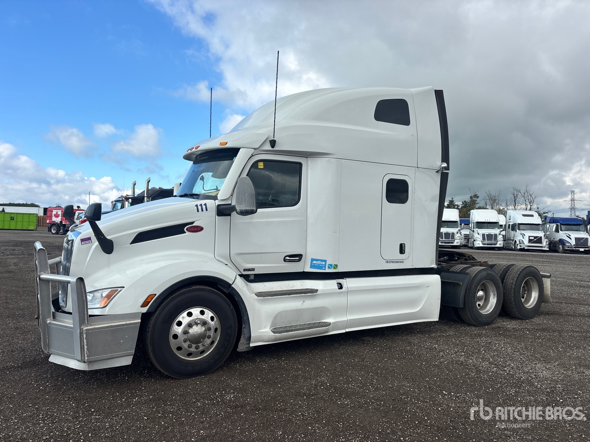 Photo of 2023 Peterbilt 579