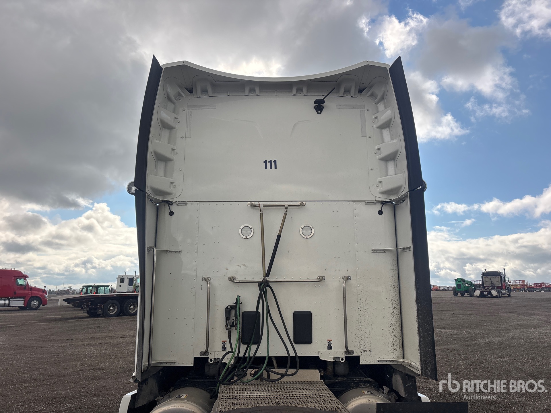 2023 Peterbilt 579