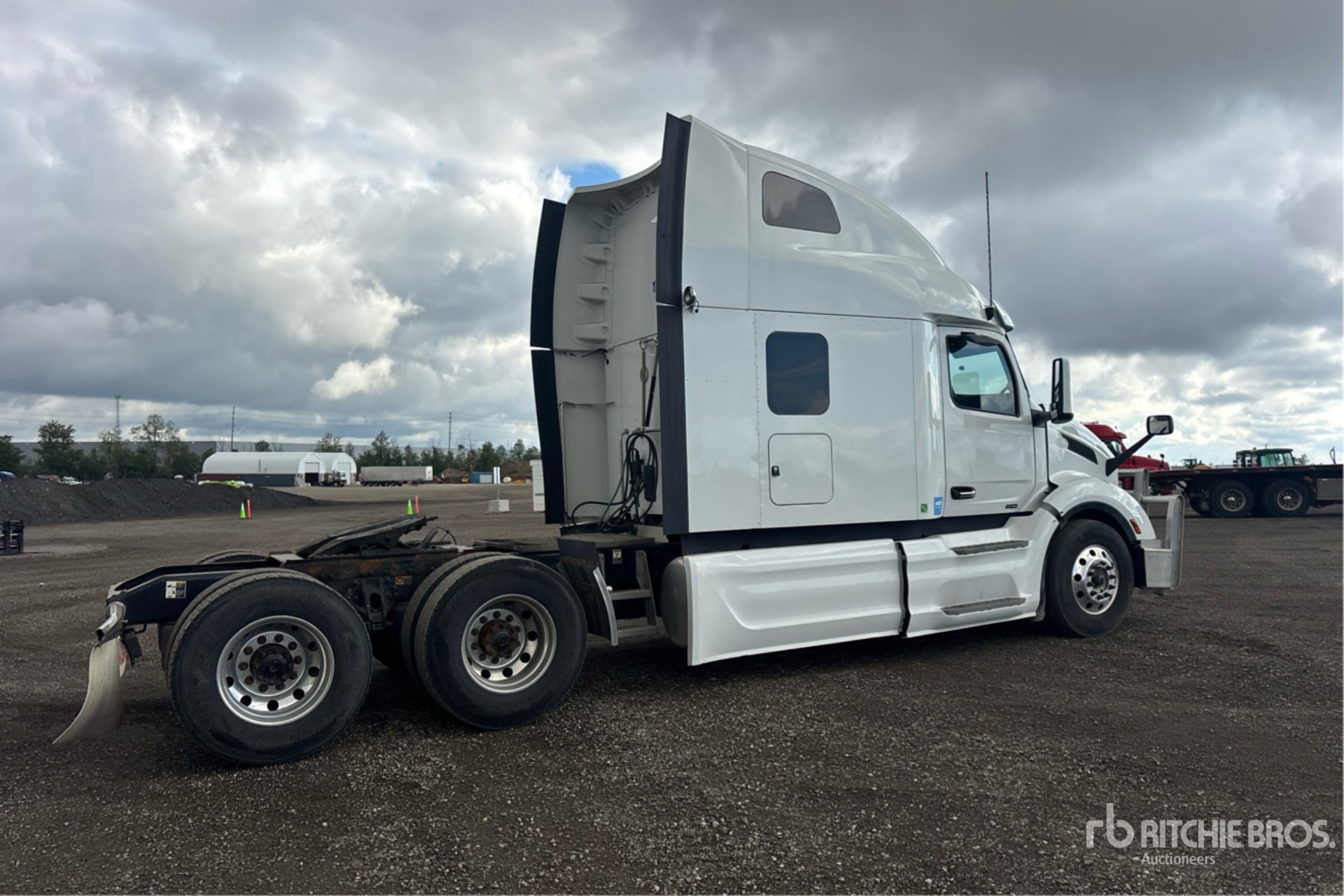 2023 Peterbilt 579