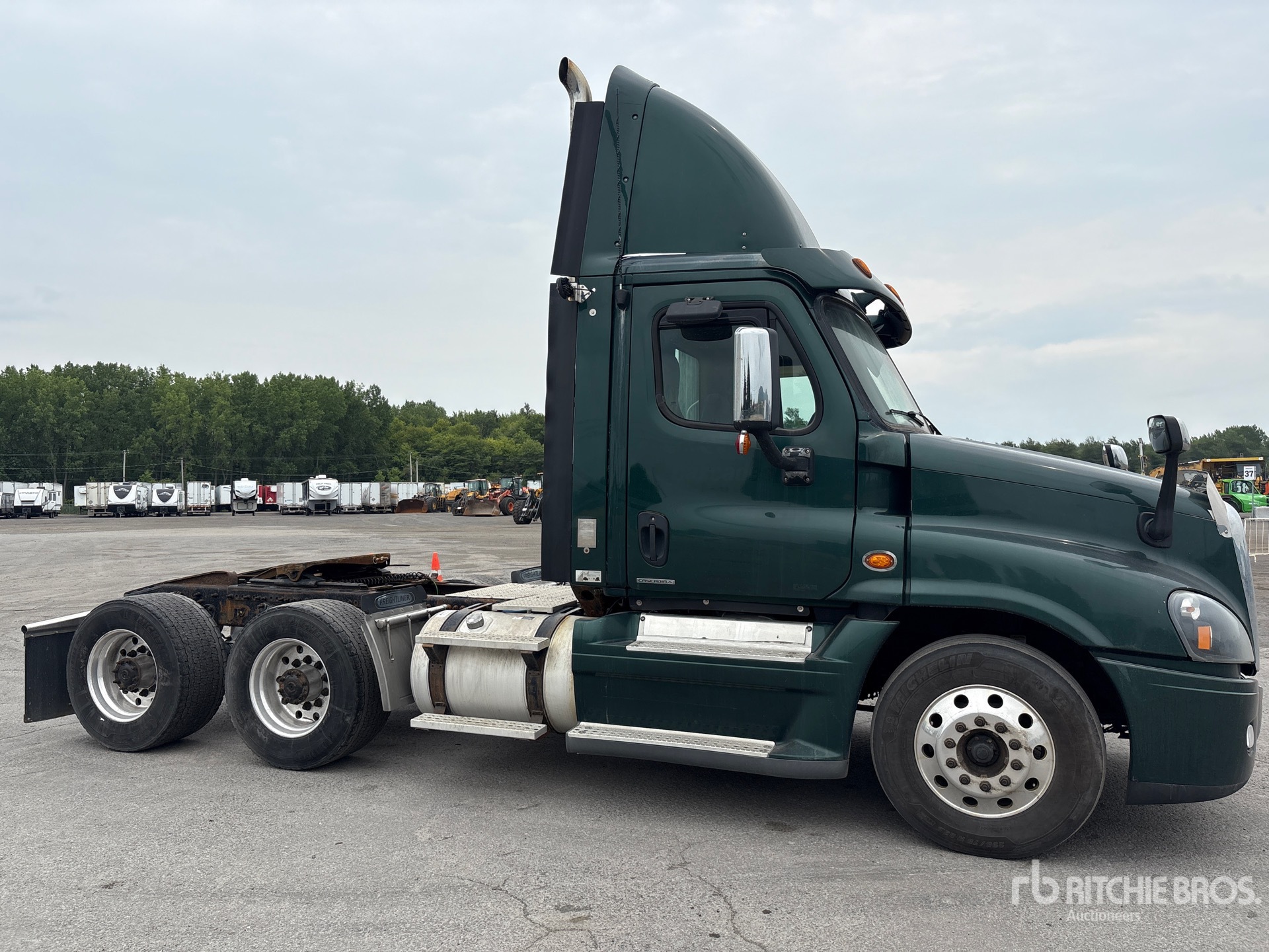 2011 Freightliner CASCADIA 125