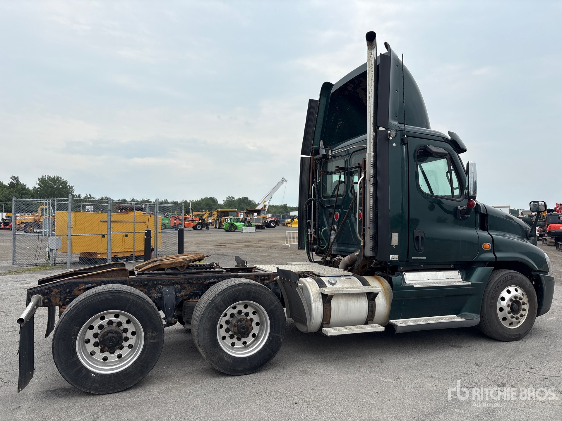 2011 Freightliner CASCADIA 125