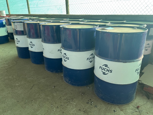 Quantity of (5) 210l Barrels Of 2024 Fuchs Renolin CLP 220 Gear Oil