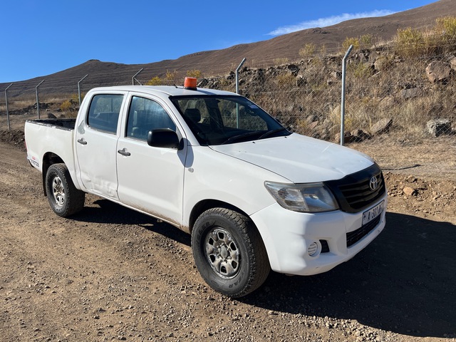 2014 Toyota Hilux 2.5 SRX 4x4 Crew Cab Pickup