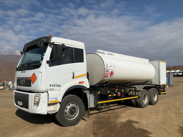 2022 FAW J5N 28.290FL 16000 L 6x4 Sleeper Fuel Truck