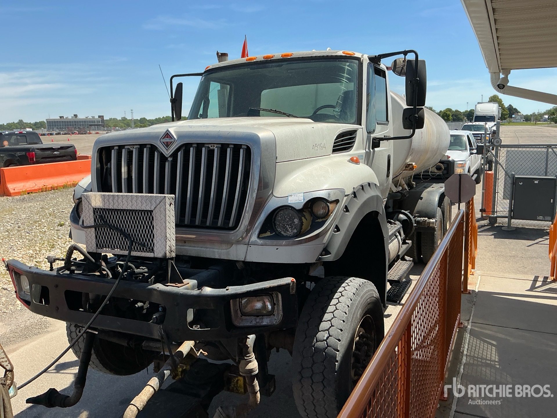 Photo of a 2013 International 7600