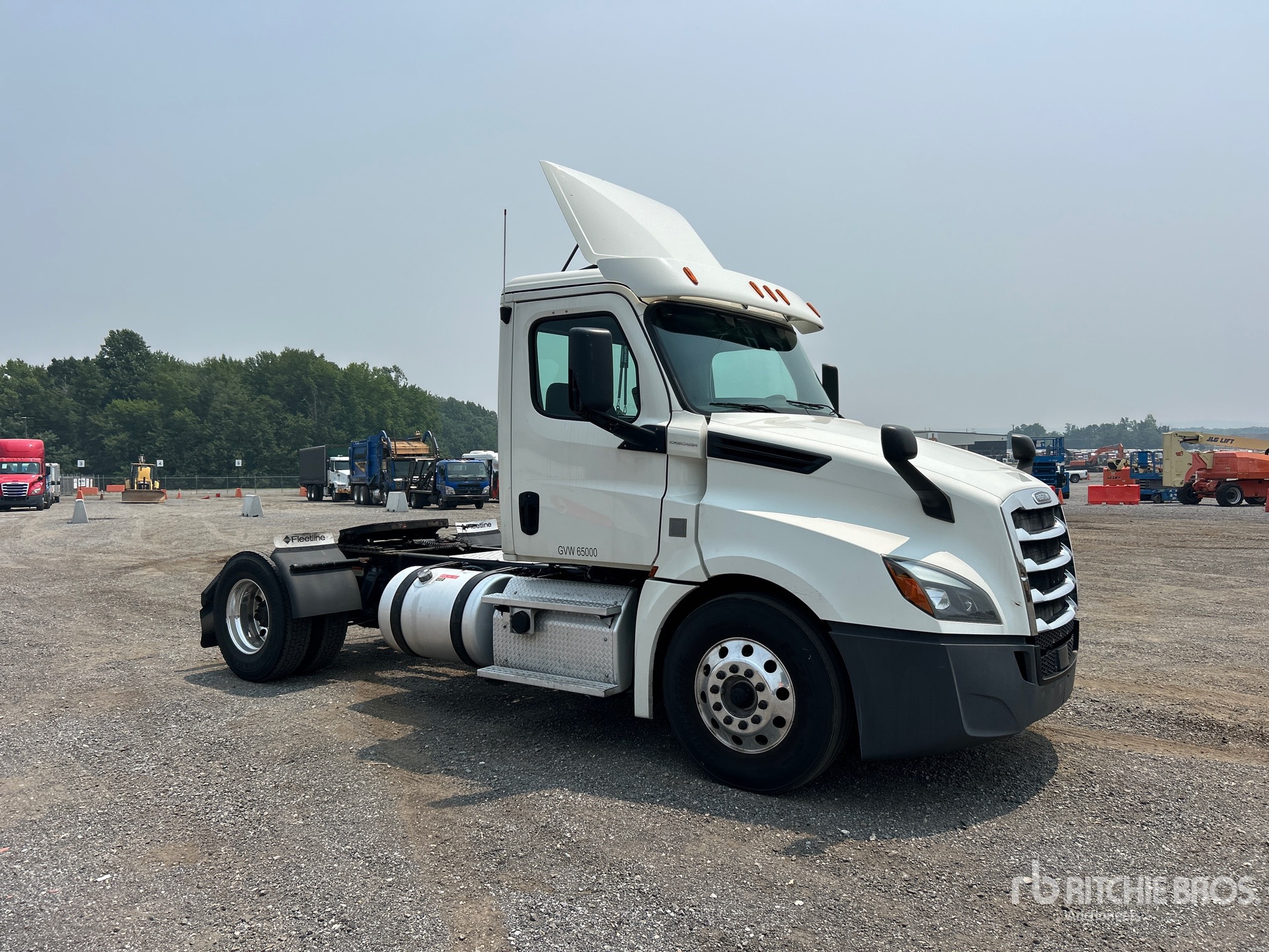 General Appearance with Picture, Right Front Corner