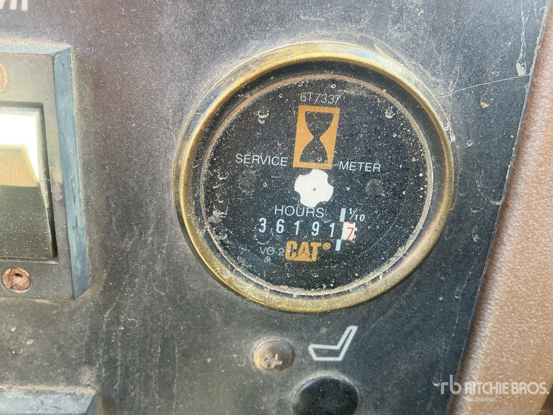General Appearance with Hour Meter / Odometer