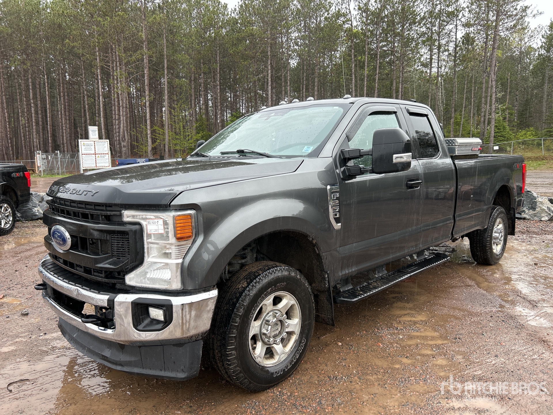 General Appearance with Picture, Left Front Corner