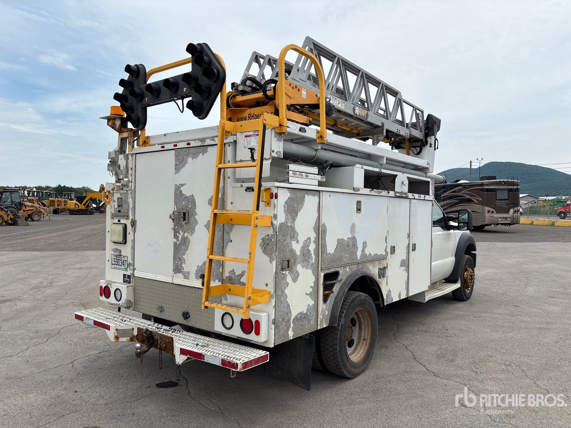 General Appearance with Picture, Right Rear Corner