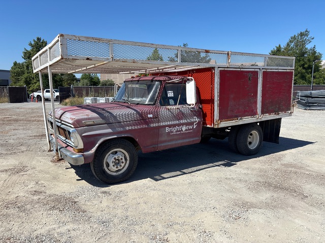 Ford 350 4x2 Flatbed Truck