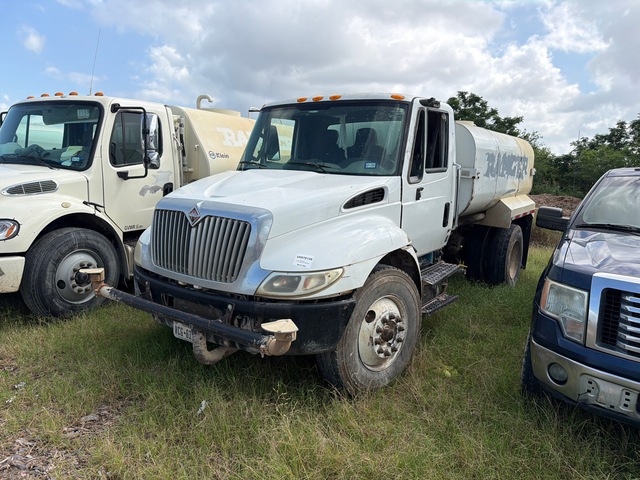 2012 International 4300 2000 gal 4x2 Water Truck 2012 International 4300 2000 gal 4x2 Water Truck