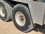 Underbody with Right Steer Tire