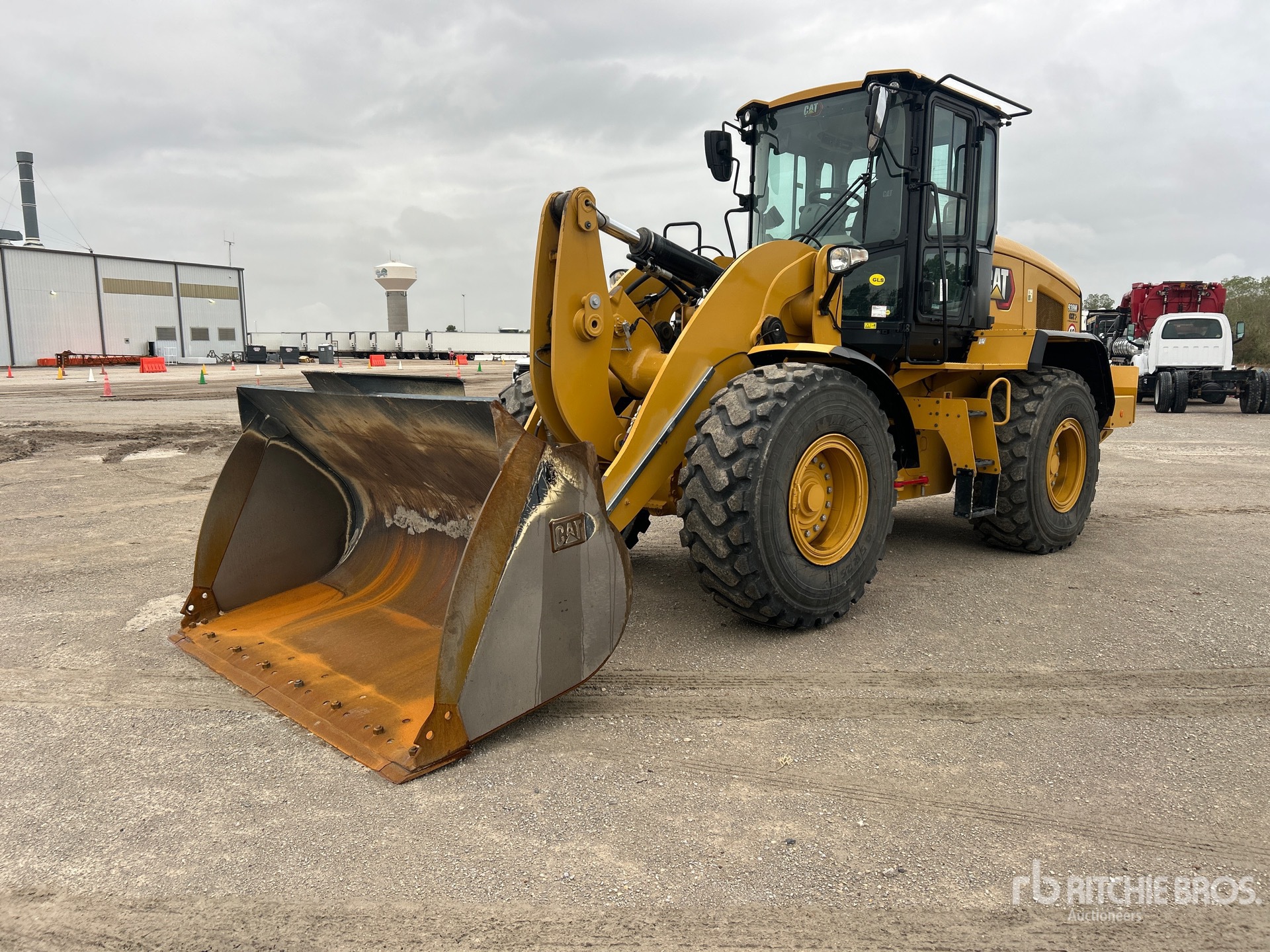 2023 Caterpillar 938M