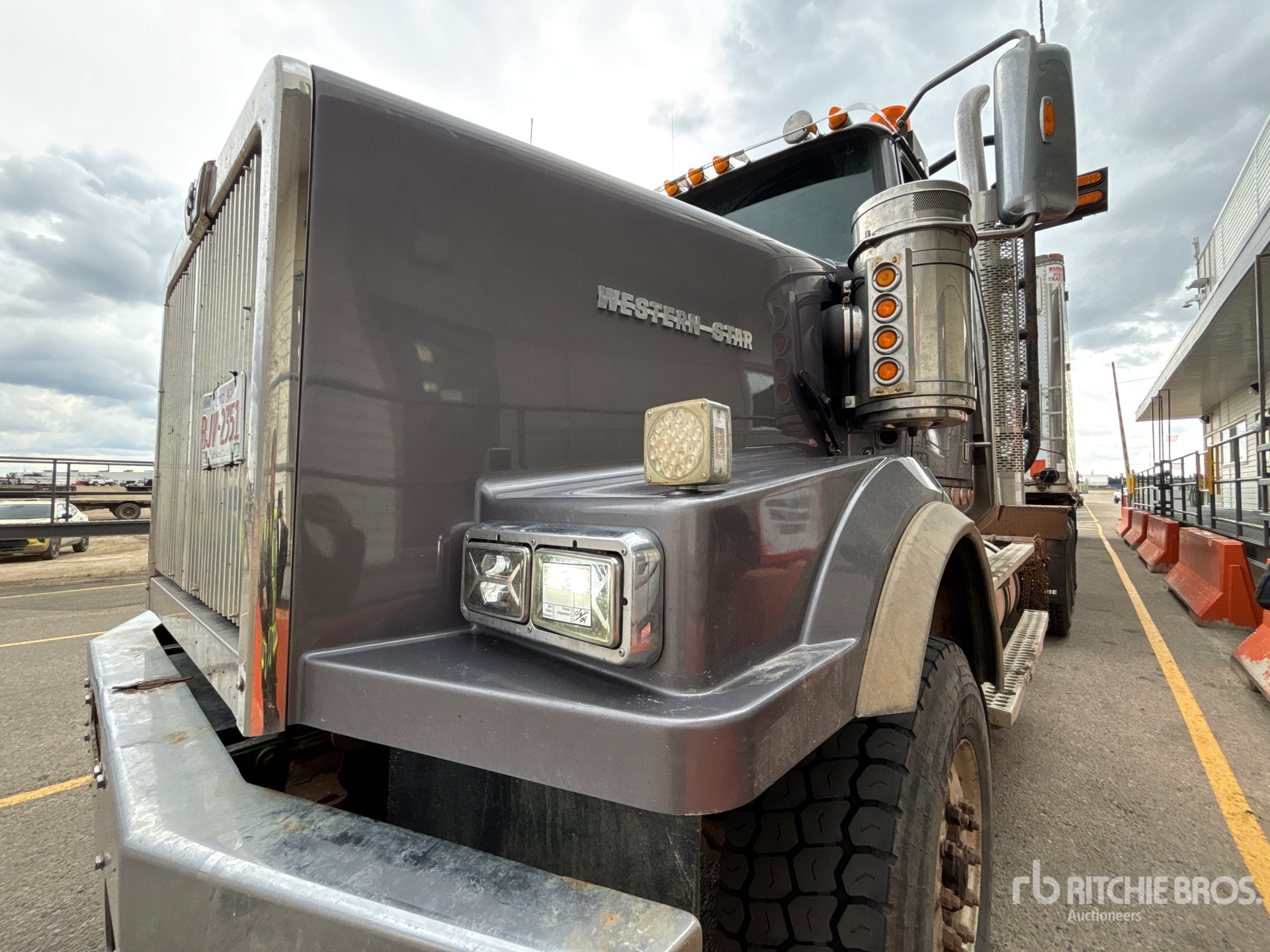 Photo of a 2012 Western Star 4900SA
