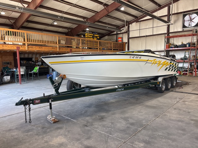 1995 Saber 28 Offshore Jet Boat w/2004 metal craft Trailer