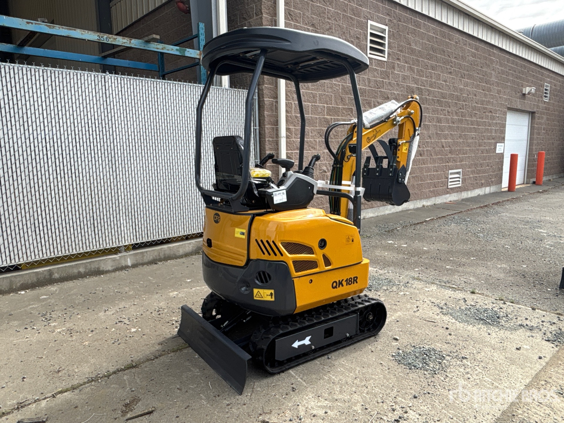 General Appearance with Picture, Right Rear Corner