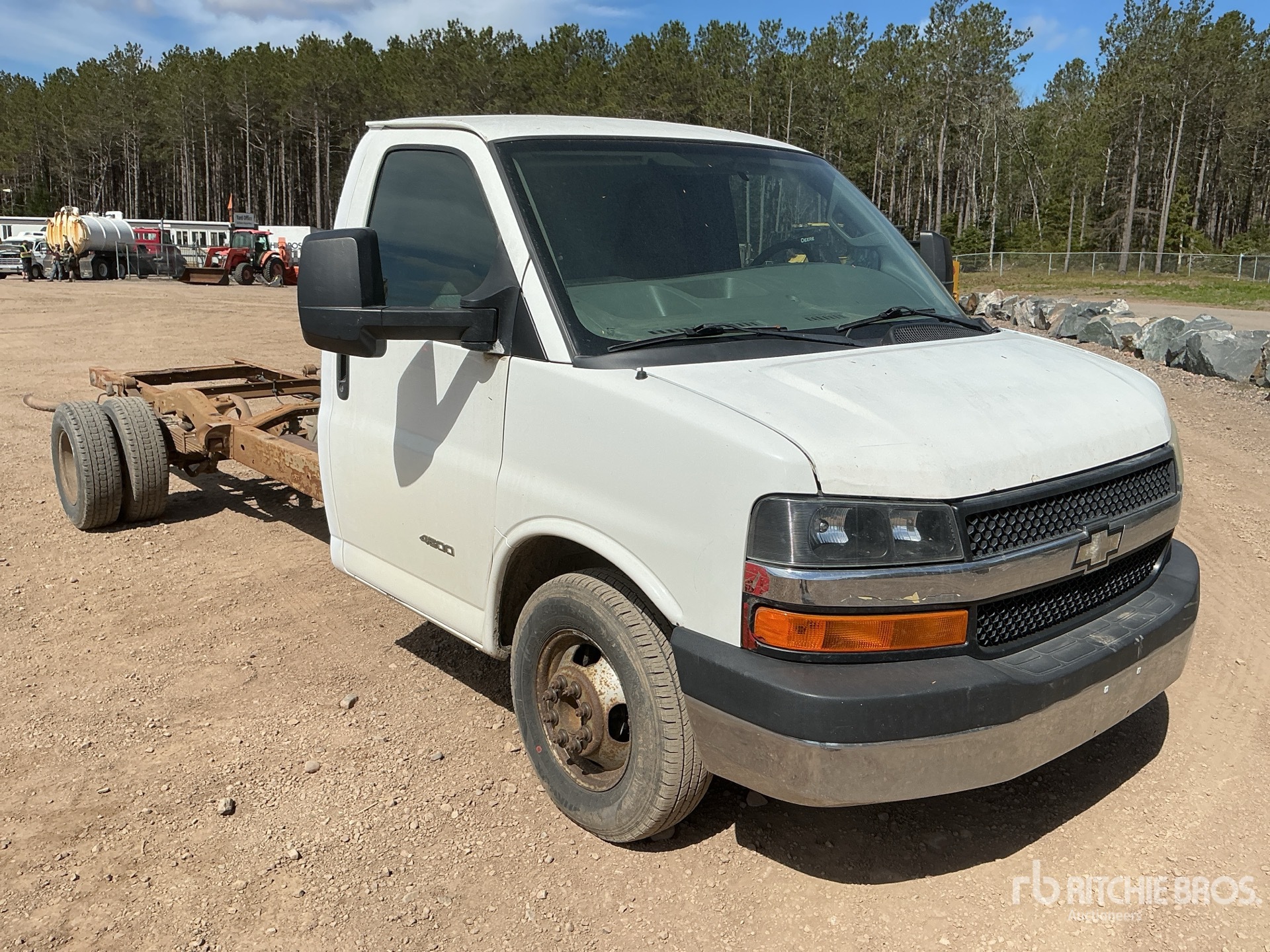 General Appearance with Picture, Right Front Corner