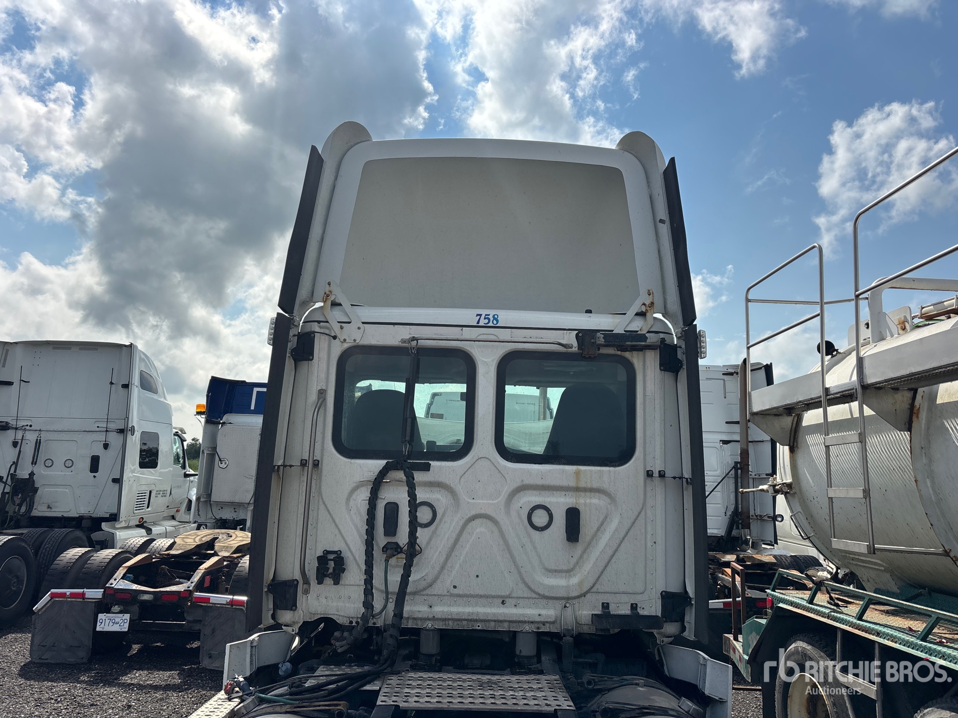 2022 Freightliner CASCADIA 126