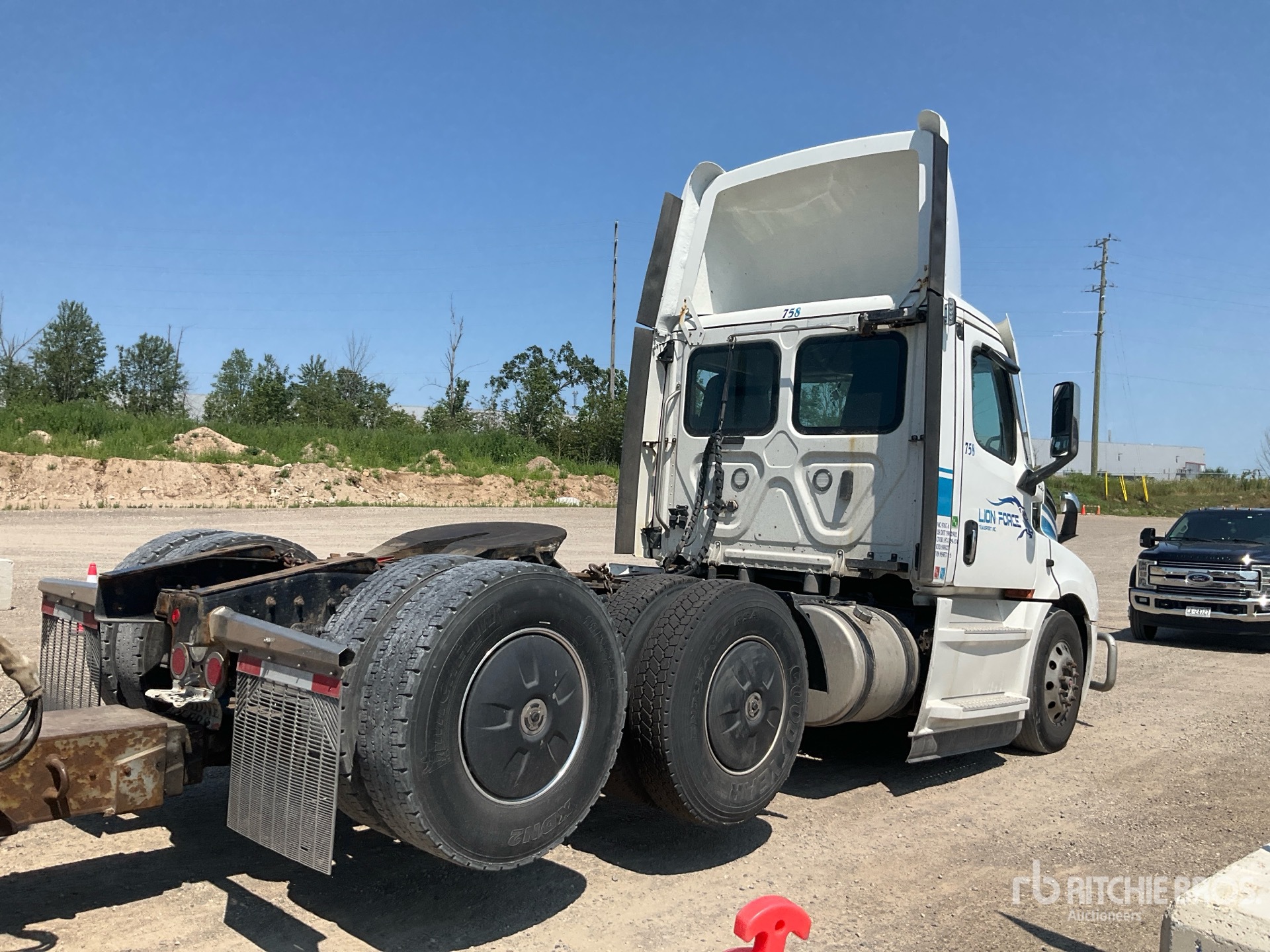 2022 Freightliner CASCADIA 126