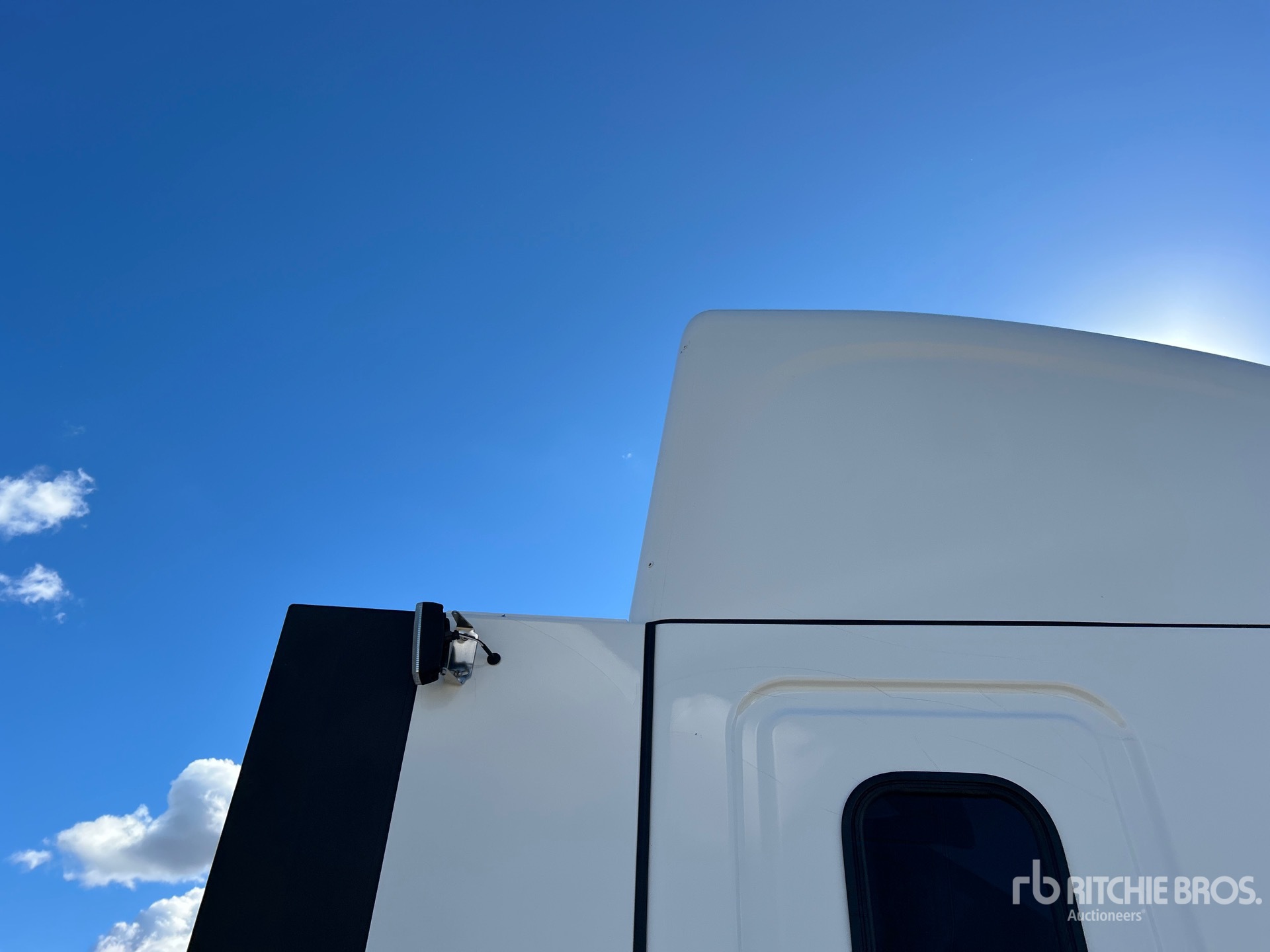 2023 Freightliner CASCADIA 126