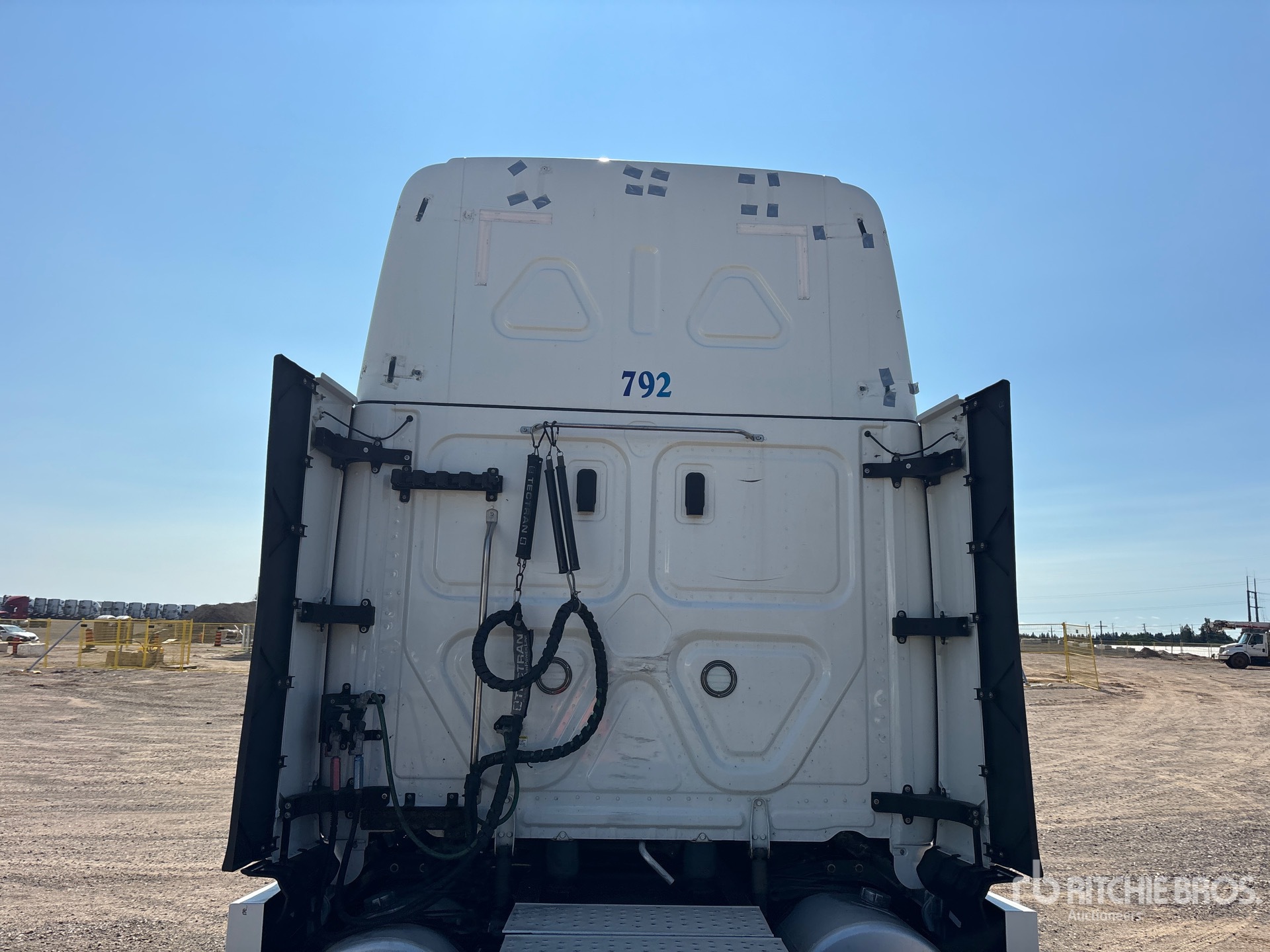 2023 Freightliner CASCADIA 126
