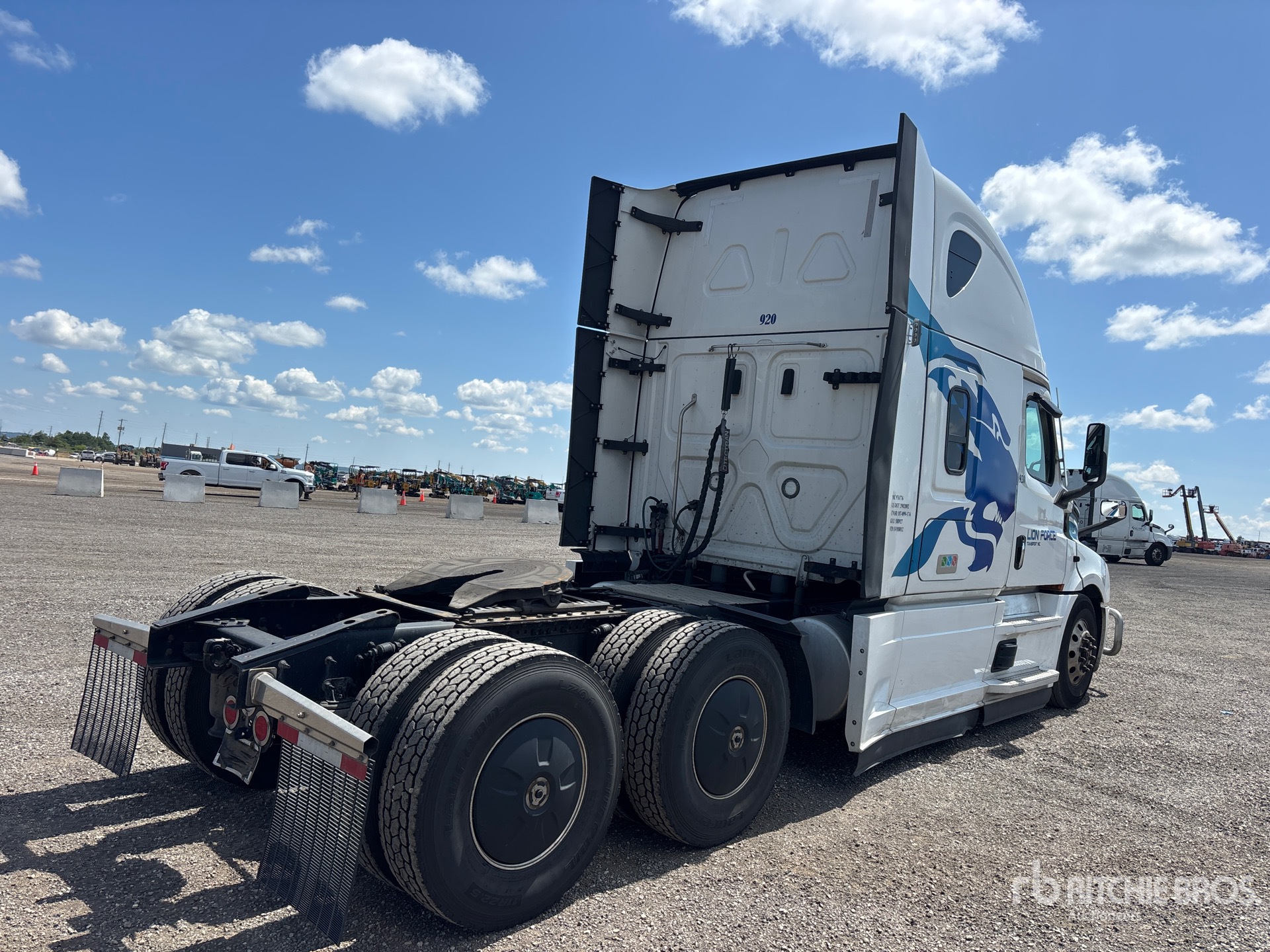 2024 Freightliner CASCADIA 126