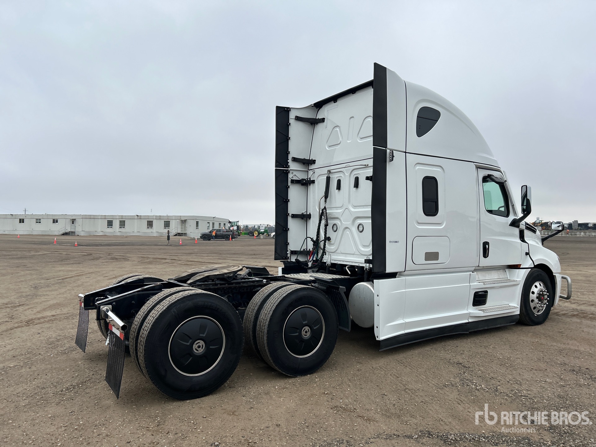2024 Freightliner CASCADIA 126