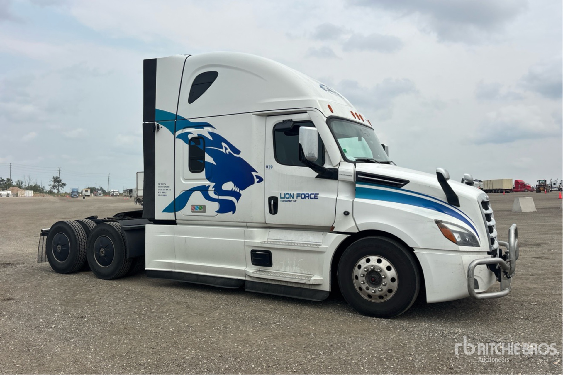 2024 Freightliner CASCADIA 126