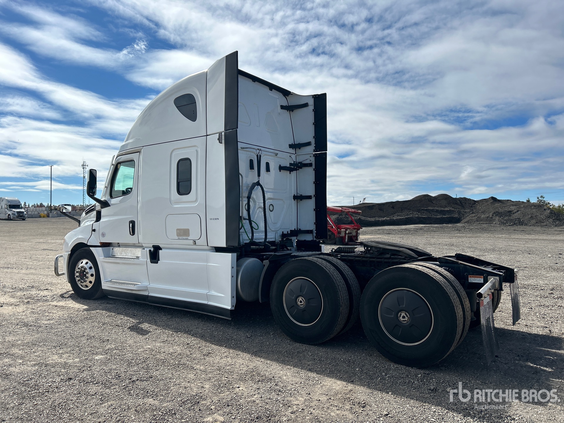 2024 Freightliner CASCADIA 126