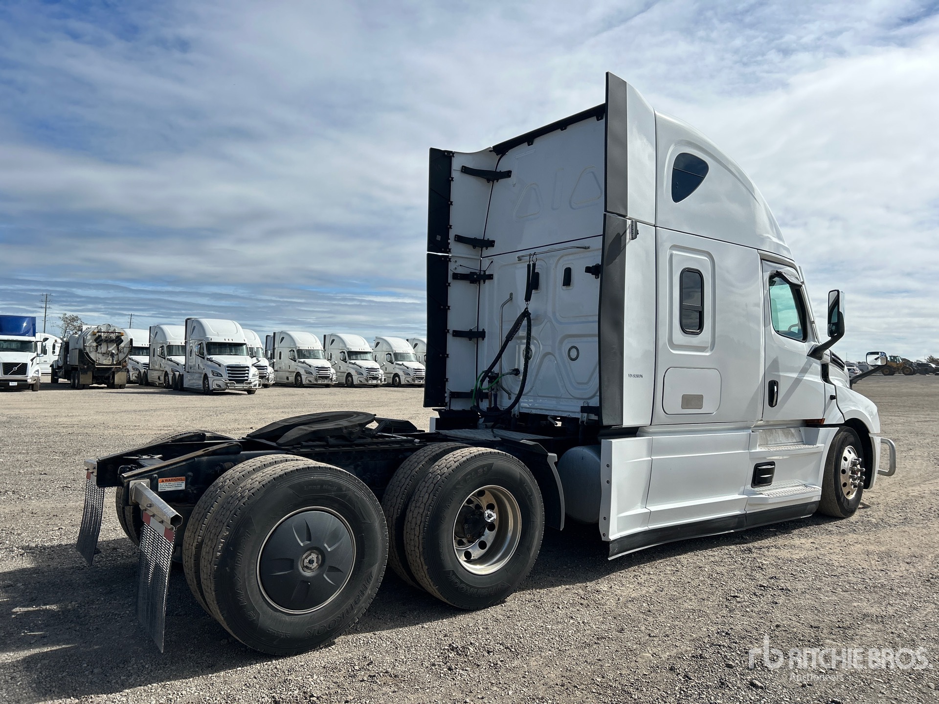 2024 Freightliner CASCADIA 126